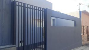 Apart Lucila- Casa equipada, zona residencial 1 dormitorio, asador y pileta