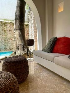 Colonial House with Pool