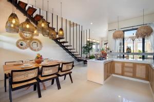 Stunning Ricefield View Kaba-Kaba North Pererenan Canggu Luxury Loft Villa KK1