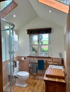 Woodpecker Cabin with Hot tub