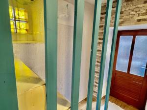 Steinhaus im Zentrum, 50 m zum Meer