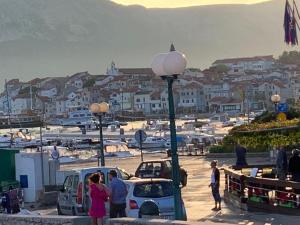 Steinhaus im Zentrum, 50 m zum Meer