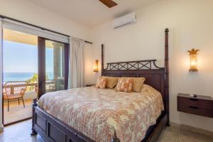 Sol Pacifico Deluxe Oceanfront Condo