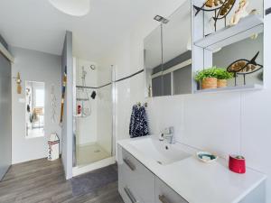 Appartement cosy pour 4, vue sur la Vie