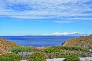 Luxury villa Jomar with a swimming pool and sea view, in the area of Otzia