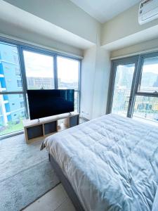 Stunning 2BR across Okada Manila with Sunset View