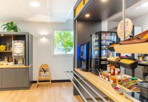 Hotels B&B HOTEL Nantes Aeroport : photos des chambres