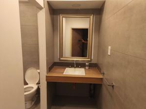 Un oasis en la ciudad, La Casita