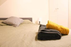 2 bed apartment clan house apartments