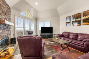 Five-Bedroom Apartment room in Shenandoah Ridge 13 with Wintergreen Advantage