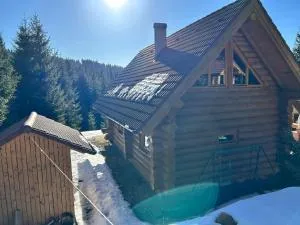 Hosszúkői Rönkház - 伊兹沃鲁穆列什鲁伊