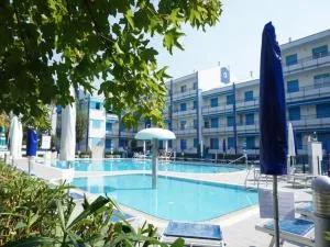 Comfortable apartment in residence with a pool - Veneto