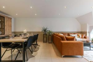 Cozy apartment with balcony with parking