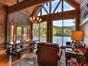 Falling Waters Lodge Lake Front Home & Wedding Venue