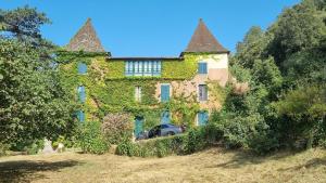 Maisons de vacances Grand Manoir avec piscine : Maison de Vacances
