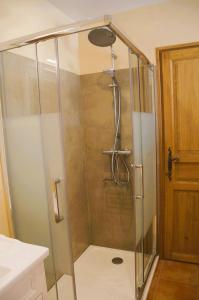 B&B / Chambres d'hotes le Mas Provencal : Chambre Double - Vue sur Piscine