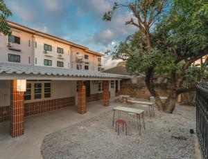 Cozy home near old town and airport