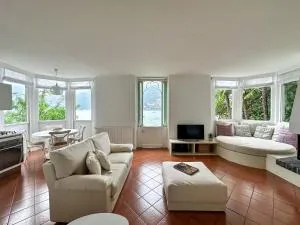 Lakeside Serenity - 卡拉泰乌廖