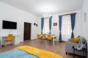 Vaci street Centre Modern APT With 3BRS AC