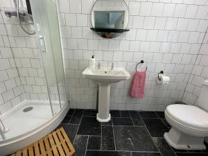 Marine View - dog friendly apartment 500ft from beach