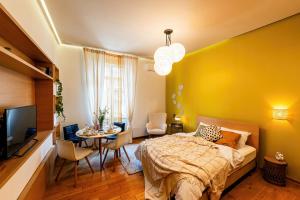 Grand Gallery with Cinema & Balcony Old Town