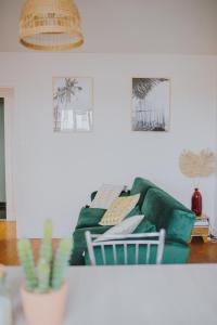 Appartements Le Cote Ouest - 2 Bedroom Apartment with Garage : photos des chambres