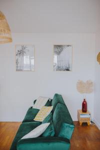 Appartements Le Cote Ouest - 2 Bedroom Apartment with Garage : photos des chambres