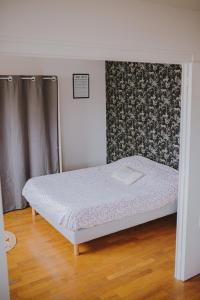 Le Côte Ouest - 2 Bedroom Apartment with Garage