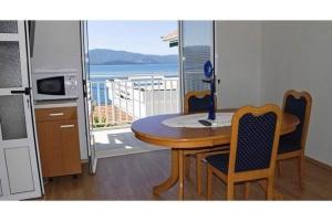 One-Bedroom Apartment room in Apartments and Rooms Florijan