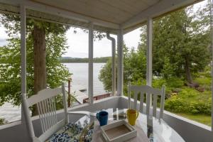 Fully renovated cottage on Lac 31 milles