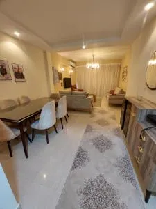 شقة فندقية ب أفضل اطلالة فى كمبوند ذا ادرس - ‘Izbat Yūsif Barrādah