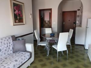 Alba Trilocale vista mare - 2 camere da letto