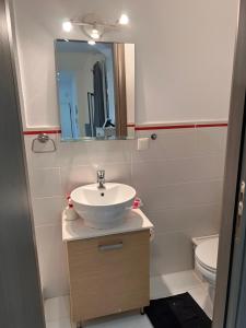 Small budjet deluxe studio down town