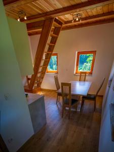 Wooden Chalet - Homestead Vrhovc