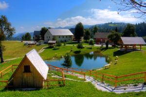 Wooden Chalet - Homestead Vrhovc 