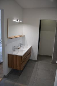 Villas Domaine du Piol - Luberon - Piscine privee - Clim - Beach Volley : photos des chambres