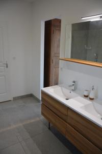 Villas Domaine du Piol - Luberon - Piscine privee - Clim - Beach Volley : photos des chambres