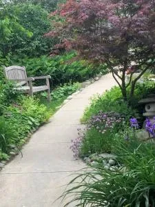 A Peaceful Oasis on Munjoy Hill - 3BR Cottage & Parking - Gorham