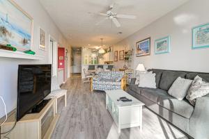 4 Mi to Ocean Myrtle Beach Condo with Resort Perks