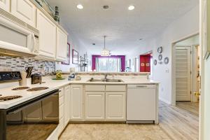 4 Mi to Ocean Myrtle Beach Condo with Resort Perks