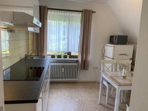 Heimelige Ferienwohnung Nesco mit Balkon und Garten