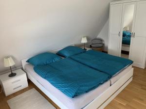 Heimelige Ferienwohnung Nesco mit Balkon und Garten