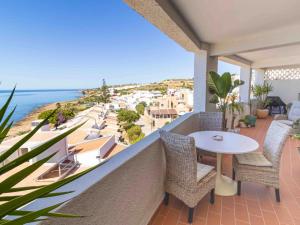 Bliss Luz Horizon - Panoramic Sea View - 50m to Beach - Central Praia da Luz - Walk distance to Everywhere