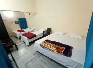 RaghuvarDham Delux 2 Double Beds and 1 Single Bed Room - Ayodhya