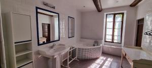 Maisons de vacances Grand Manoir avec piscine : photos des chambres