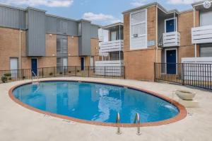 Modern & Stylish Apartment Space in the Heart of Bay Area Houston