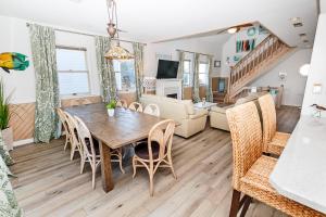 Oceanside, Close to Ocean, Grocery store and shopping! KD104, Cake by the Ocean