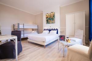 Hotels Chenal Hotel : Chambre Familiale (2 Adultes + 2 Enfants)