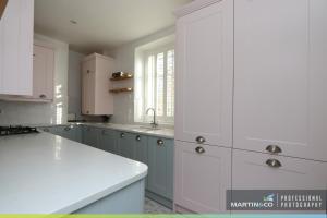 The PINK House , FREE Parking , 3 Bedrooms , Garden , close to M4 and countryside!