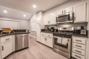 Spacious Villa Retreat for Your Family Vegas fun vacation - Tecopa